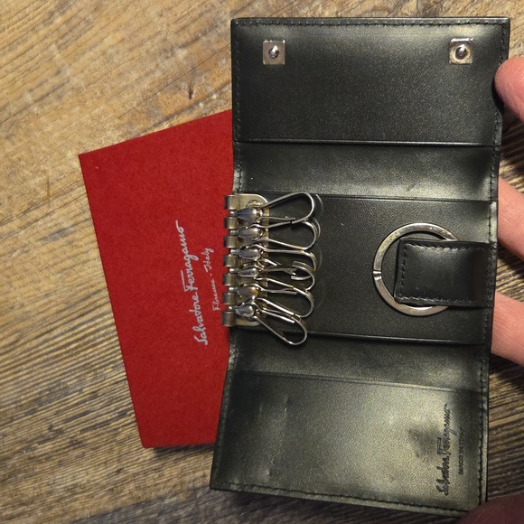 Salvatore Ferragomo Black Embossed Key Holder Wallet - Picture 7 of 17